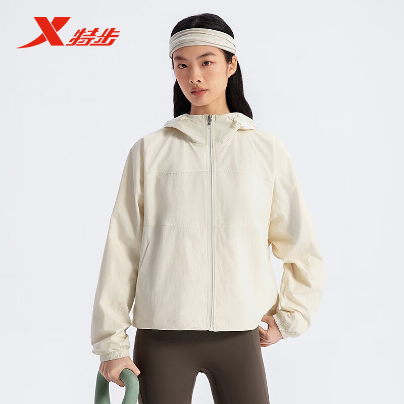 特步无缚轻行双层风衣2025春季新款女子防风运动外套975128150067