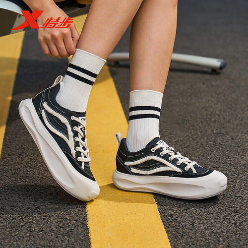 特步嘭嘭鞋板鞋25夏季新款轻便