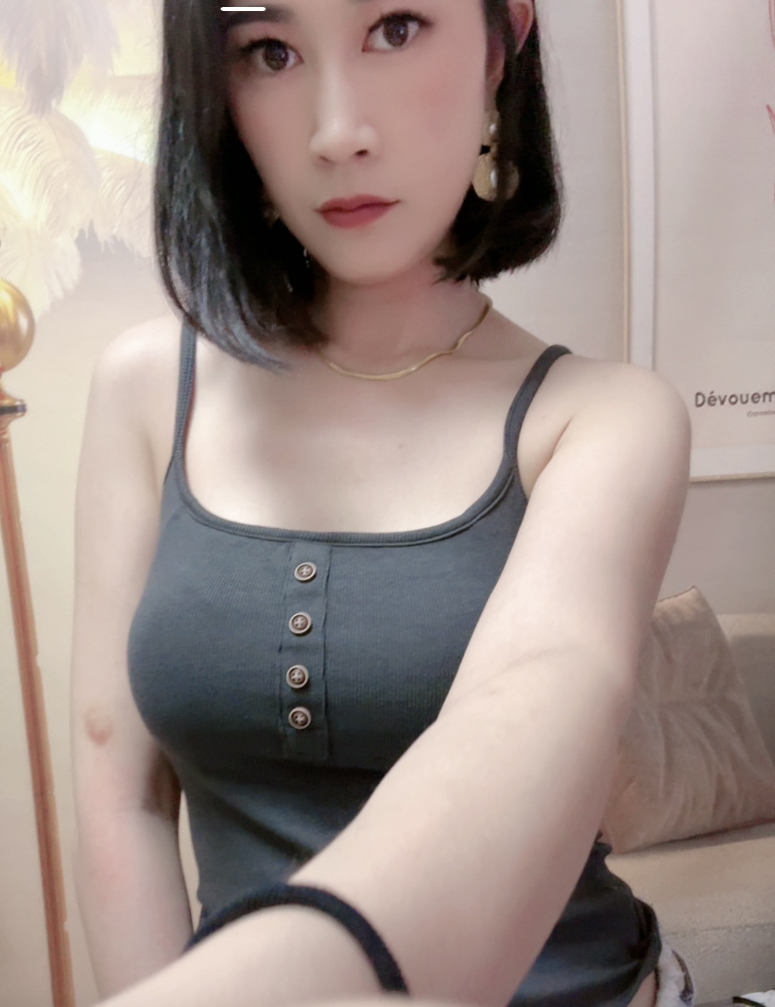 新款纽扣一体托胸防垂时尚吊带美背打底外穿性感四季款