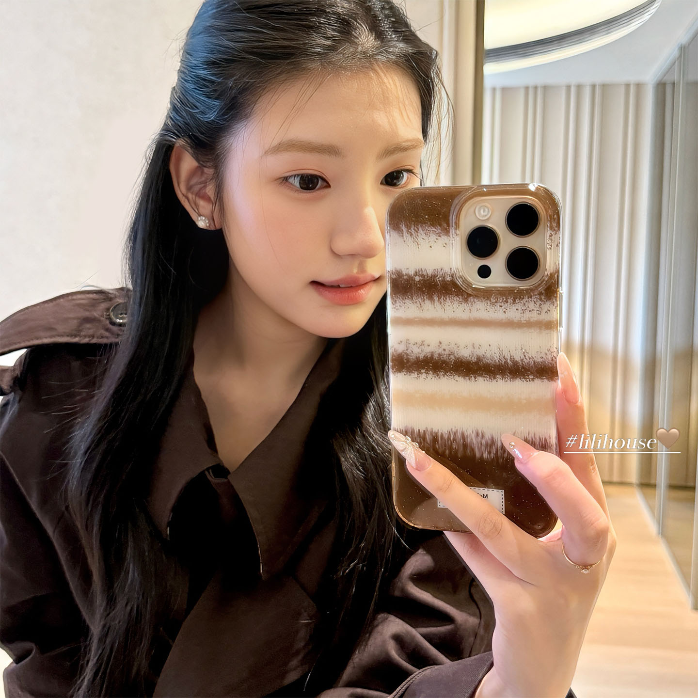 可可棕渐变条纹拼接苹果手机壳女