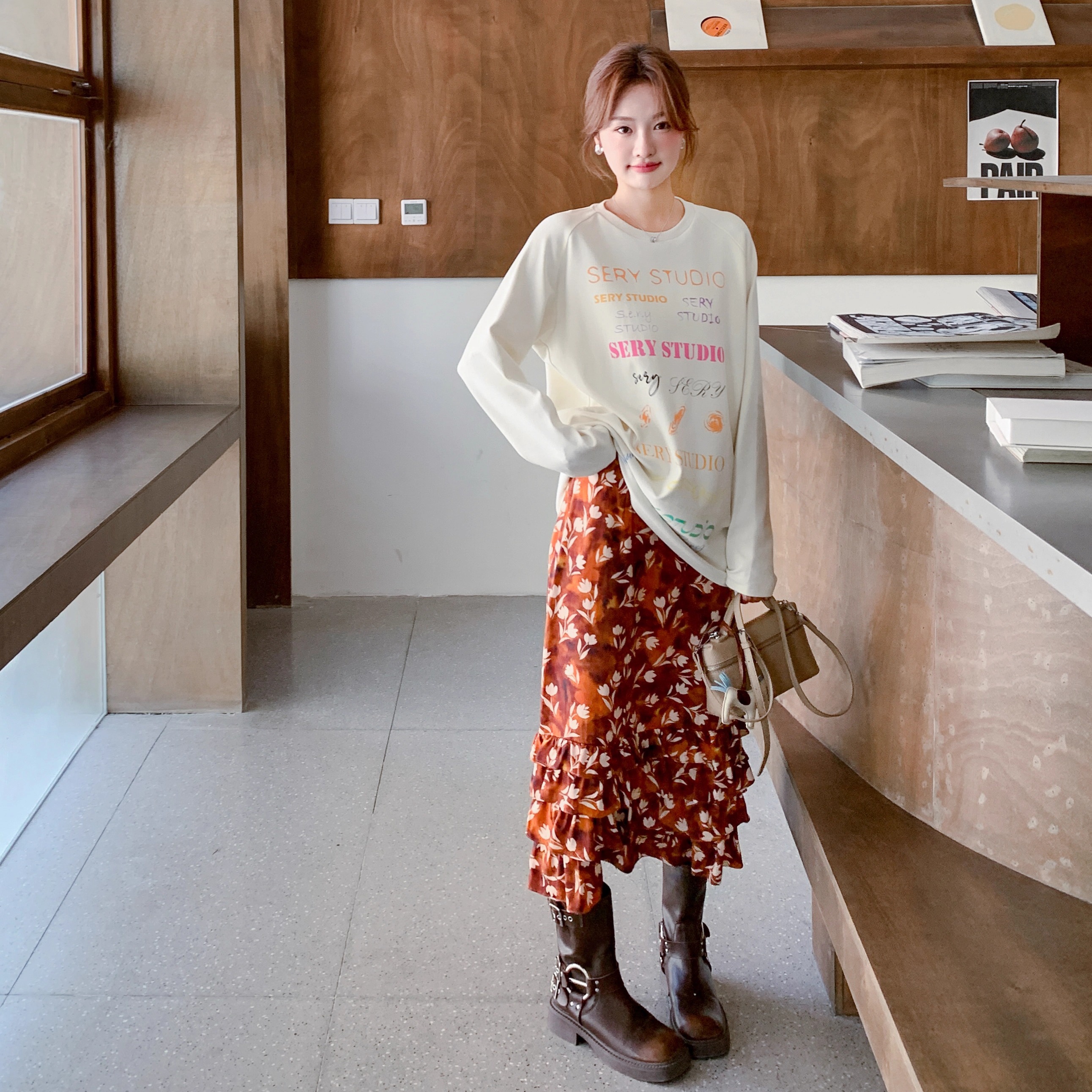 SERY彩色文字长袖｜卡其碎花半裙