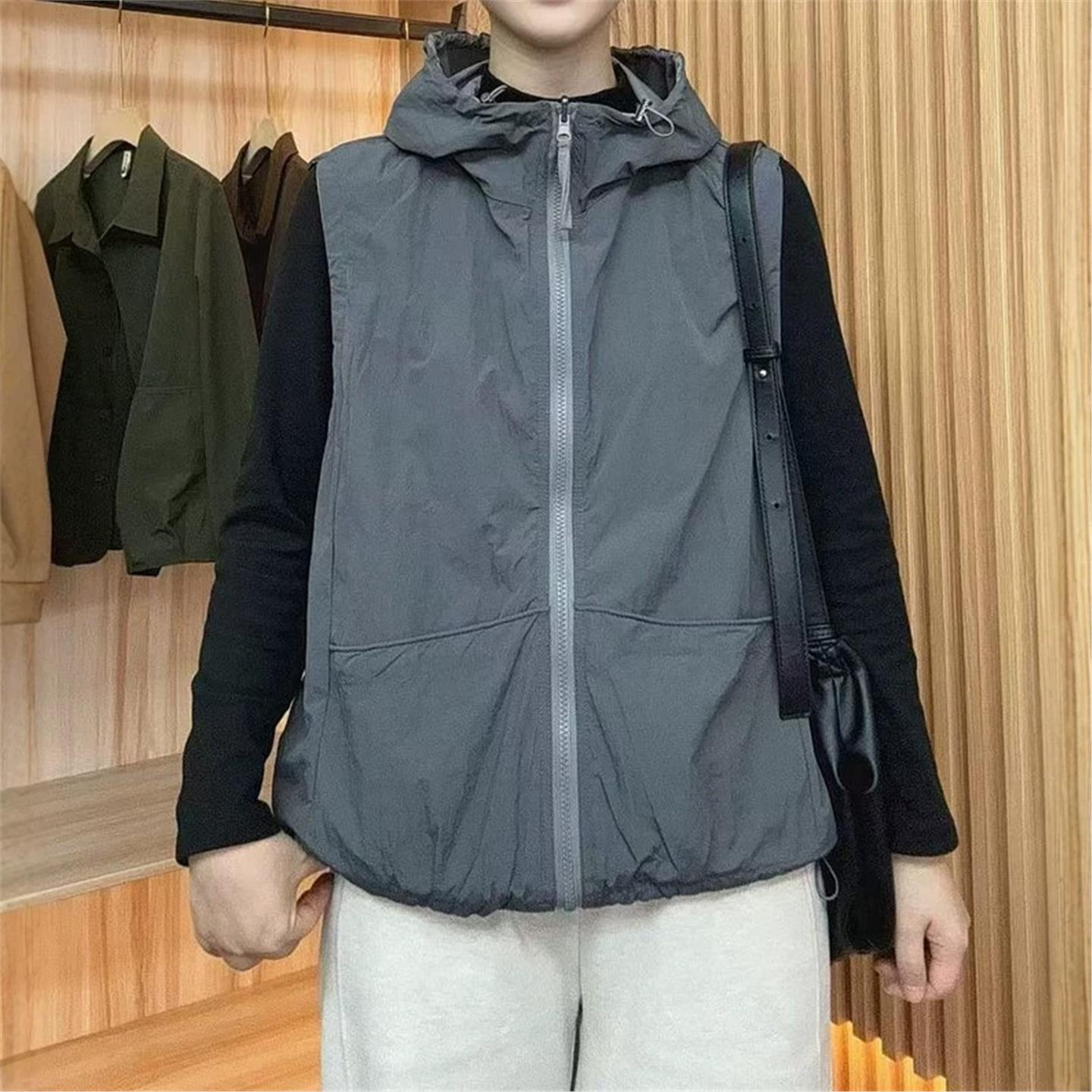 两面穿连帽马甲女2026秋季