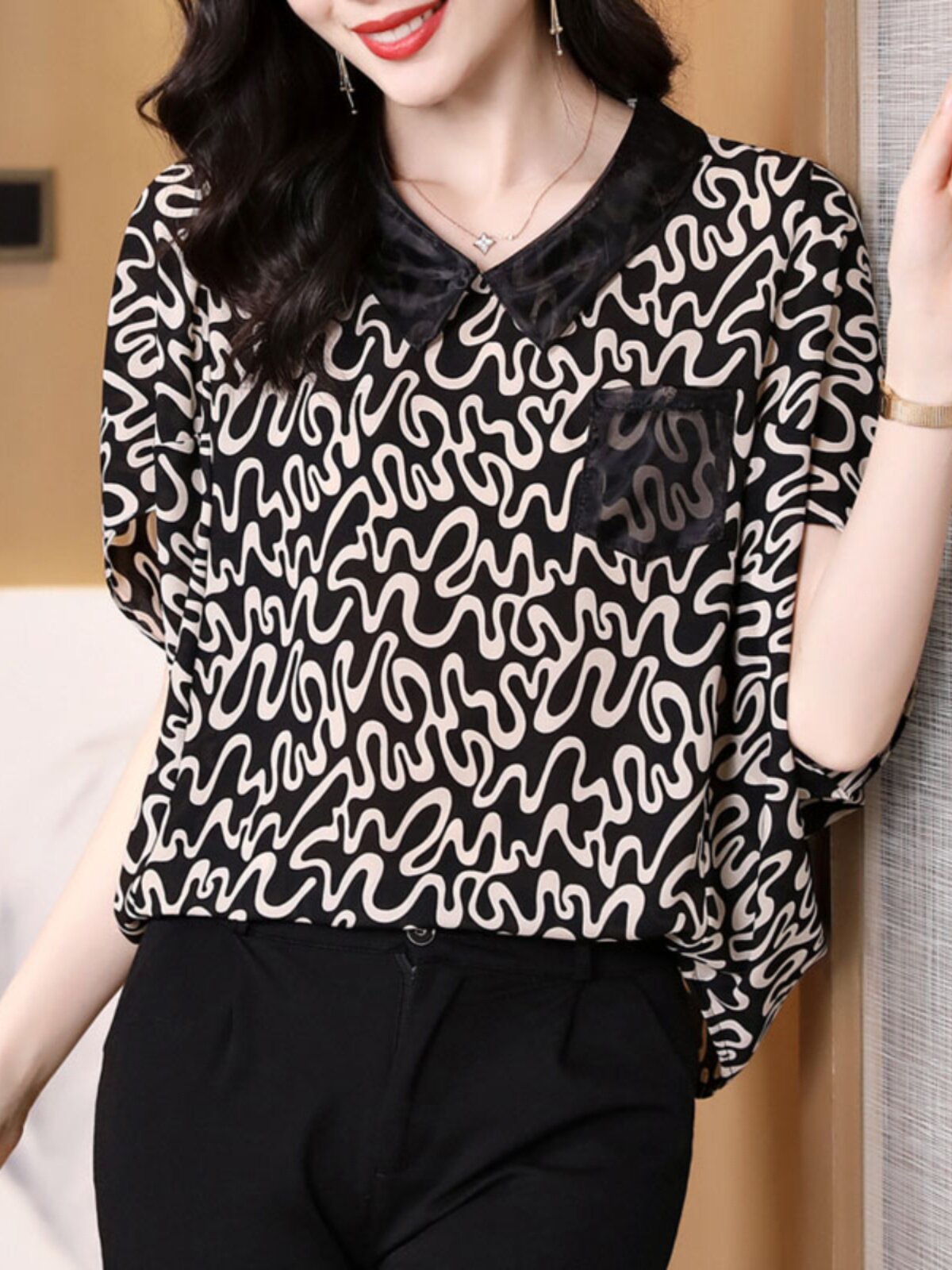 인형 칼라 쉬폰 셔츠 여성 반팔 여름 루즈핏 배를 덮는 표범 무늬 박쥐 소매 셔츠 엄마의 세련된 캐주얼 탑