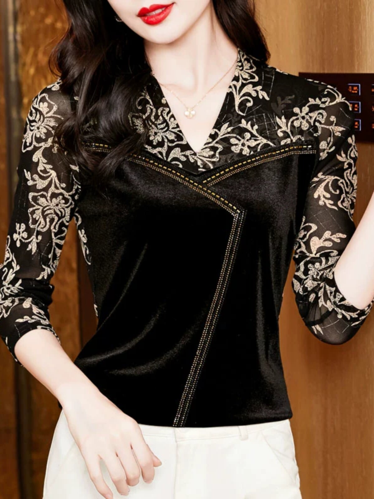여성용 기질 브이넥 프린트 메쉬 밑단 셔츠 가을 겨울용 긴팔 티셔츠 웨스턴 스타일 탑이 있는 고급 벨벳 셔츠