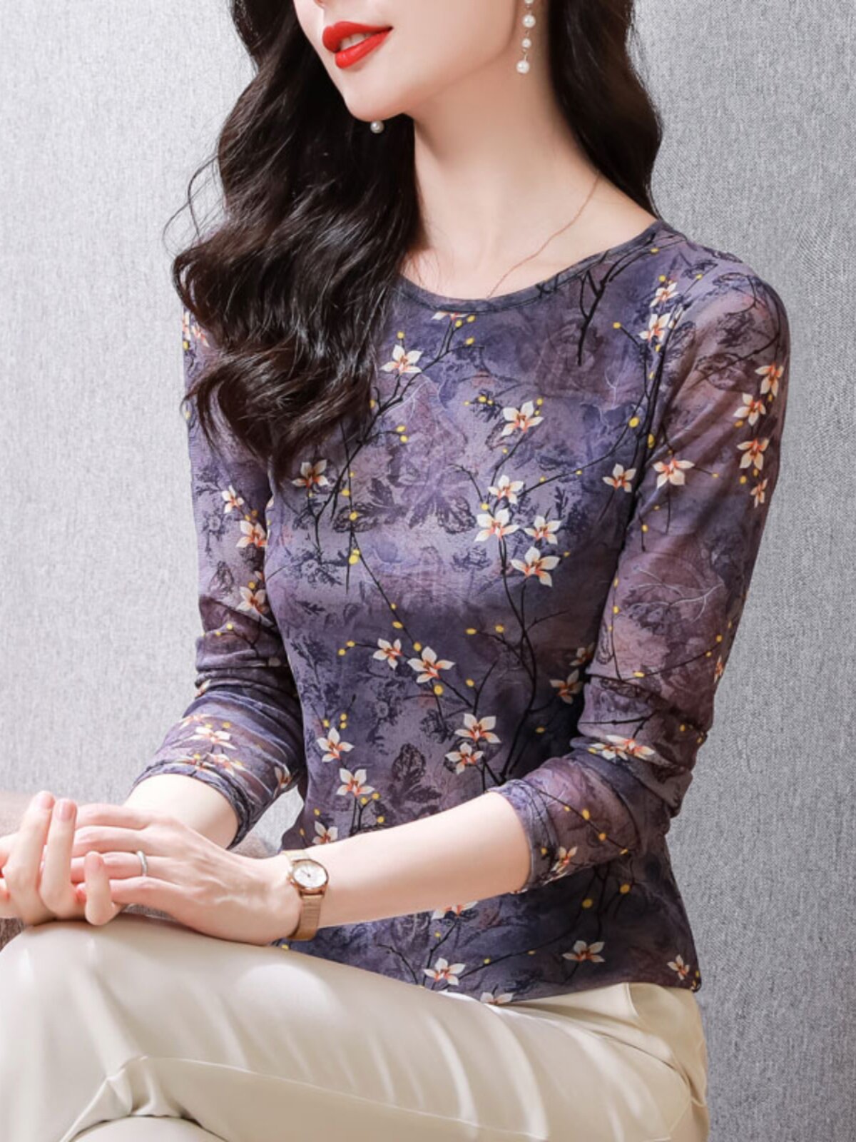 스몰 꽃무늬 메쉬 밑단 셔츠 여성용 긴팔 티셔츠 가을 디자인 틈새와 멋스러운 스몰 셔츠 엄마 이너 상의