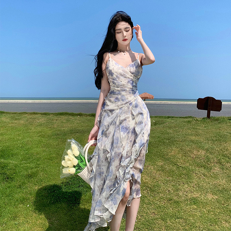 雪纺碎花吊带连衣裙女夏V领收腰气质仙女裙性感纯欲海边沙滩裙