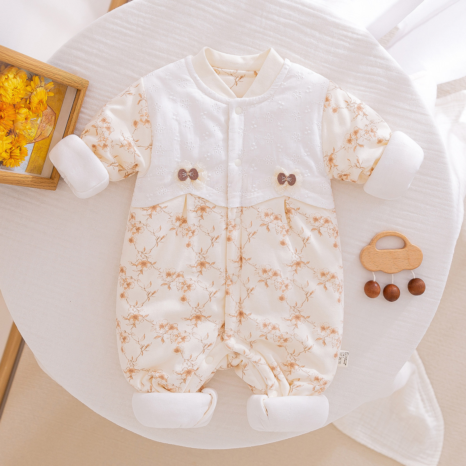 特价婴儿连体衣秋冬季加厚夹棉衣女宝宝衣服哈衣爬服外穿纯棉洋气