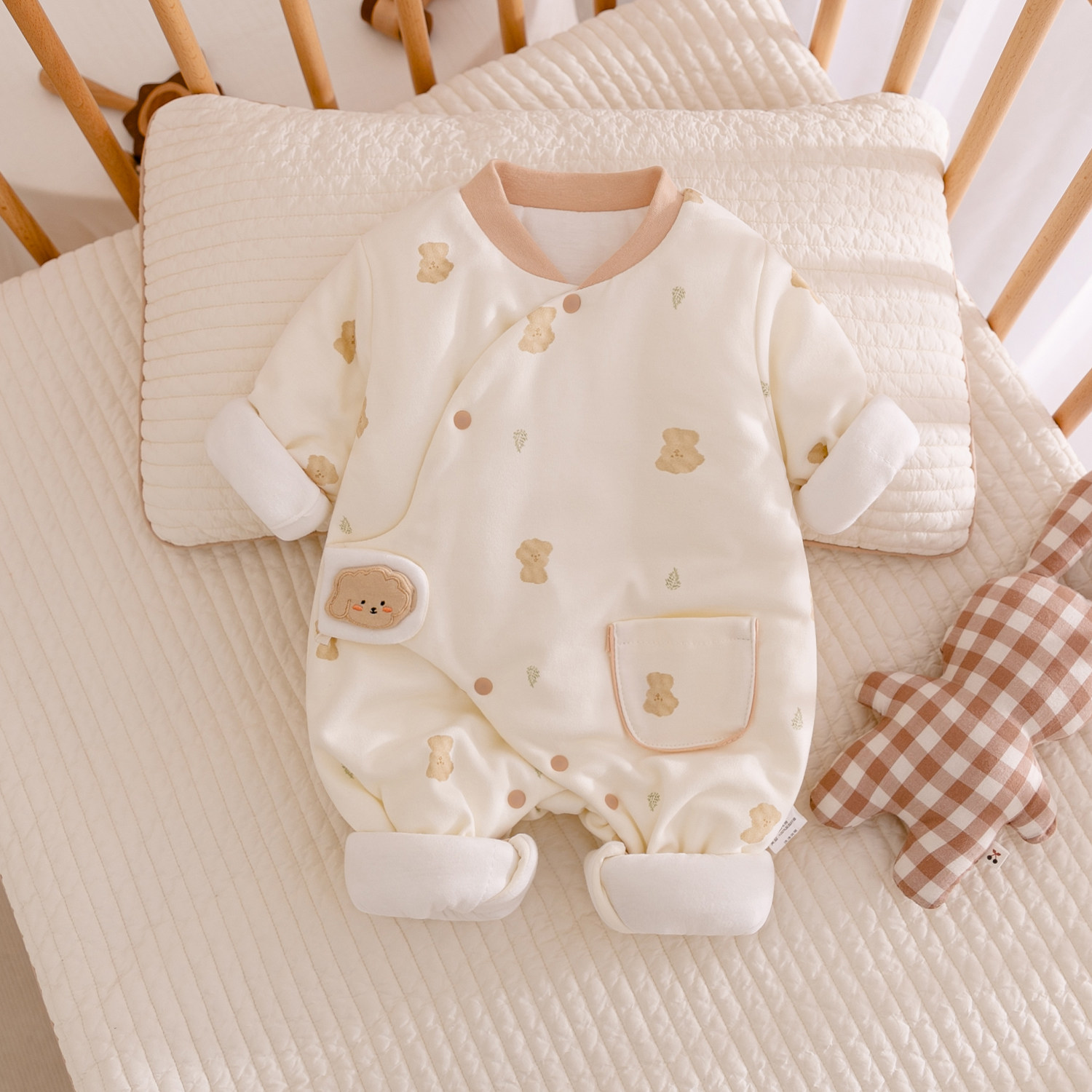 新生婴儿衣服满月宝宝哈衣秋冬季加厚夹棉衣服0-3个月连体衣纯棉