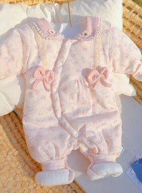 婴儿秋冬加厚连体衣女宝宝纯棉哈衣爬服夹棉衣棉服外穿新生儿衣服