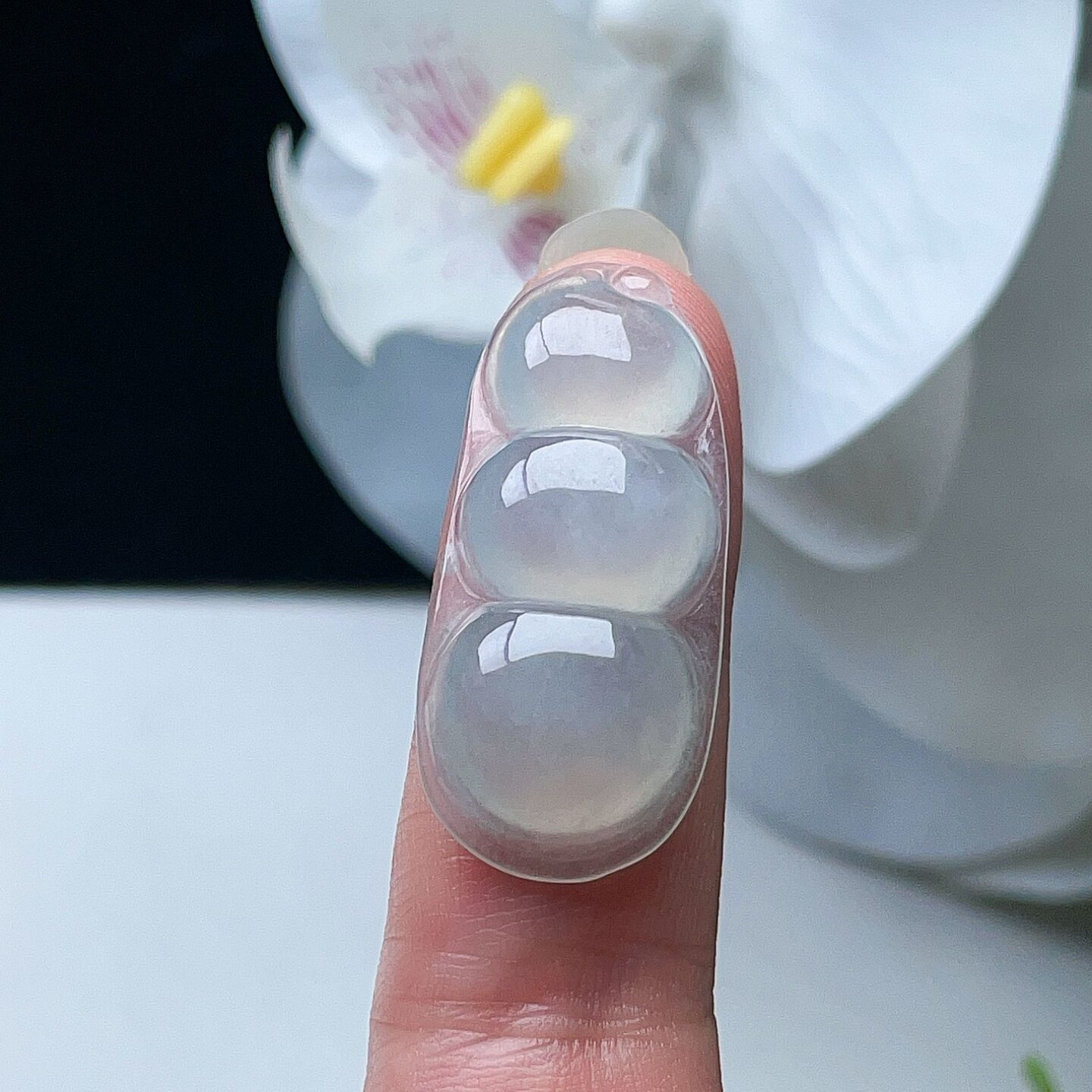 天然翡翠冰种四季豆吊坠甜水绿