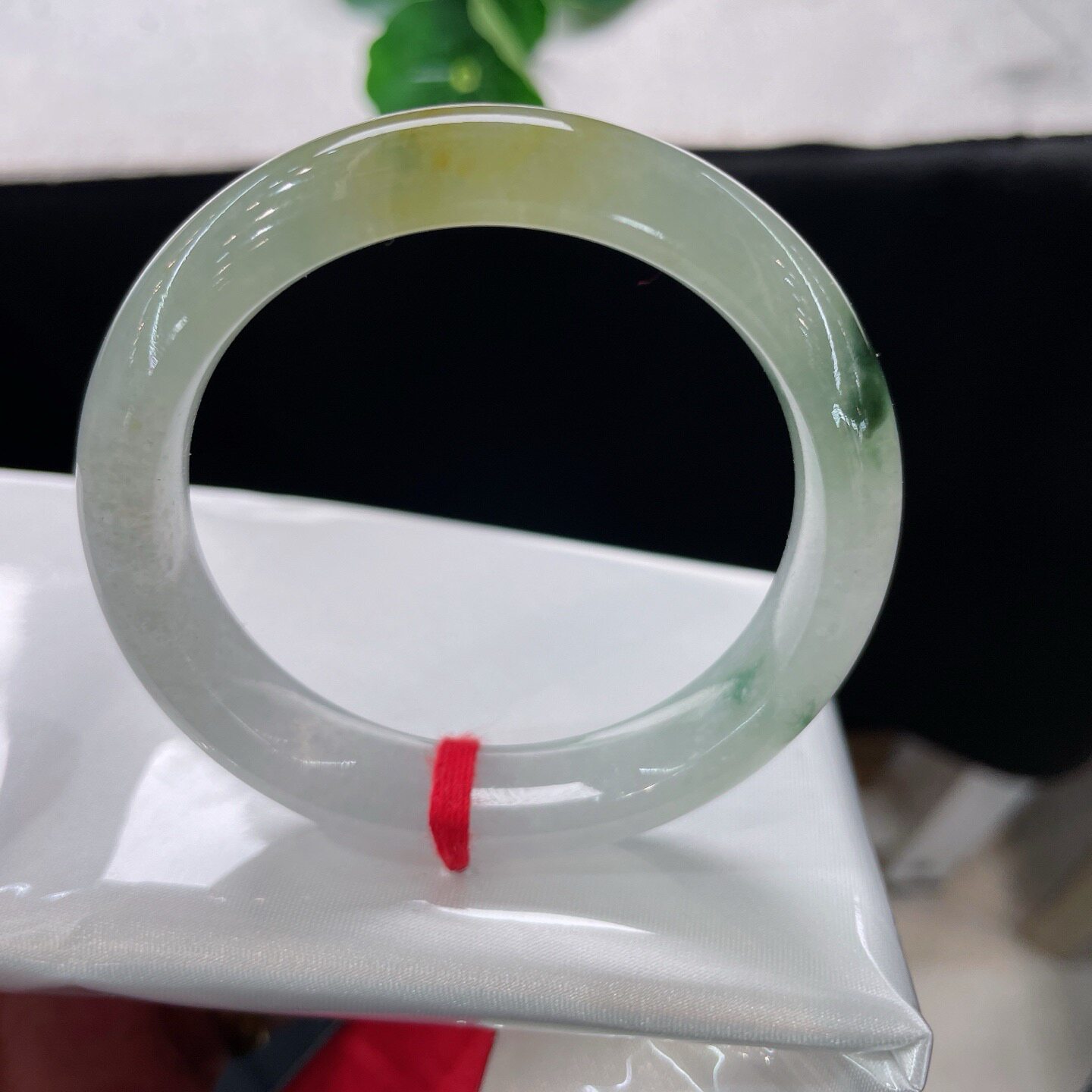 天然A货翡翠飘花手镯52mm缅甸老坑三彩玉镯子黄加绿手环幸运圈