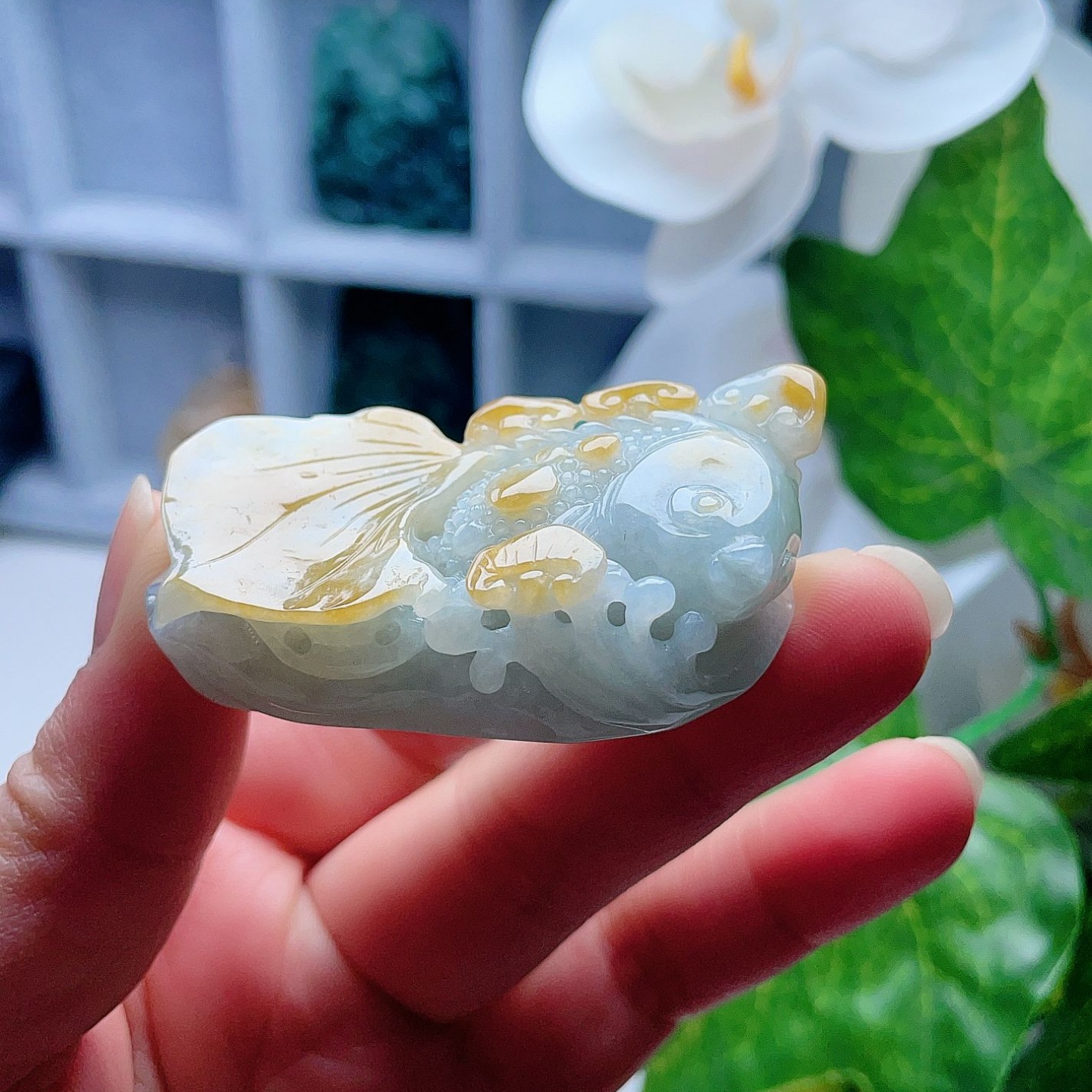 天然翡翠锦鲤吊坠淡绿白黄吉祥