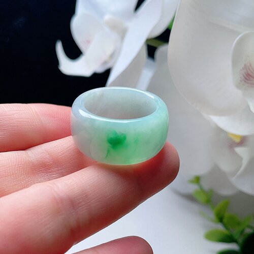 天然翡翠扳指乳白一抹阳绿玉指环