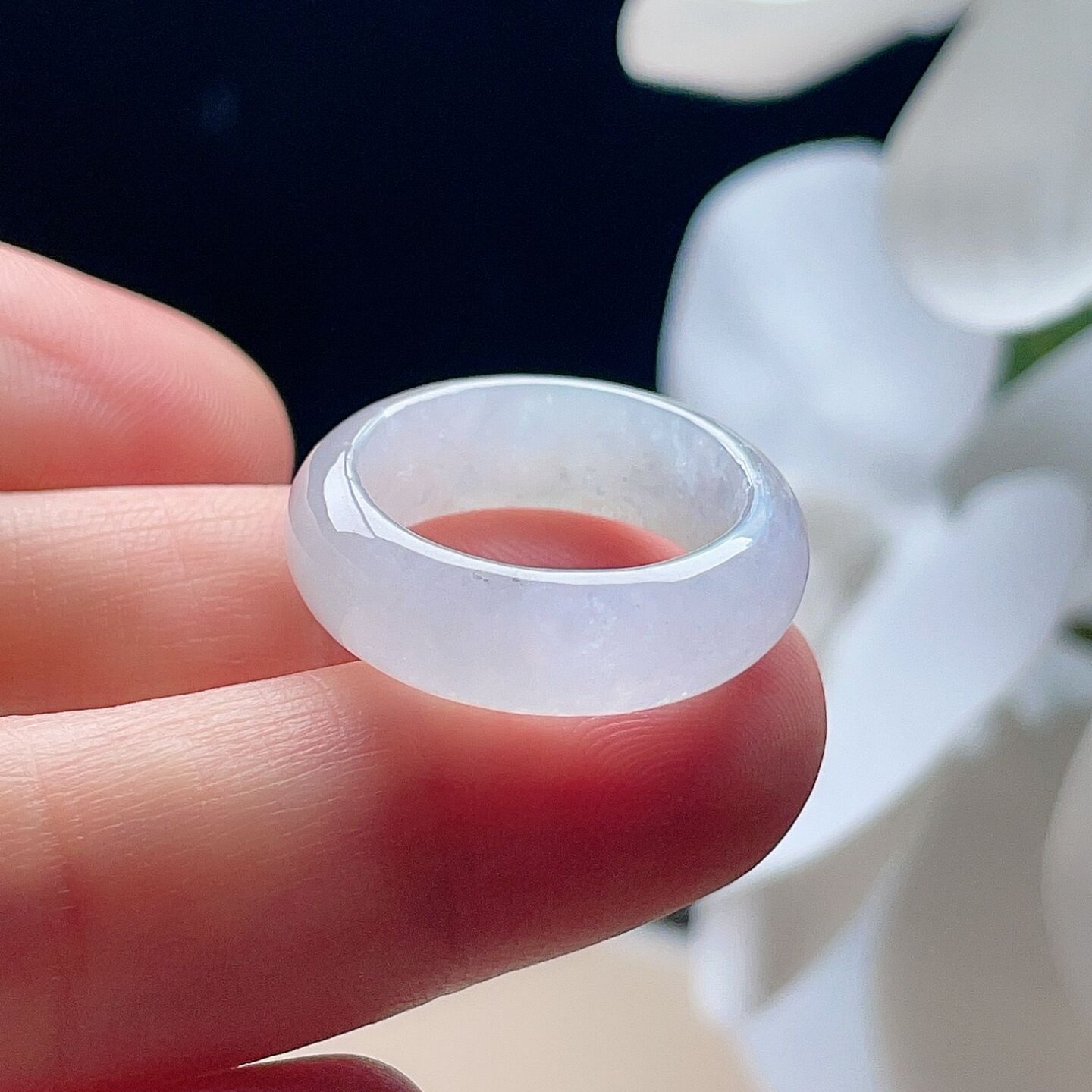 天然翡翠宽边戒指乳白飘乌鸡清新