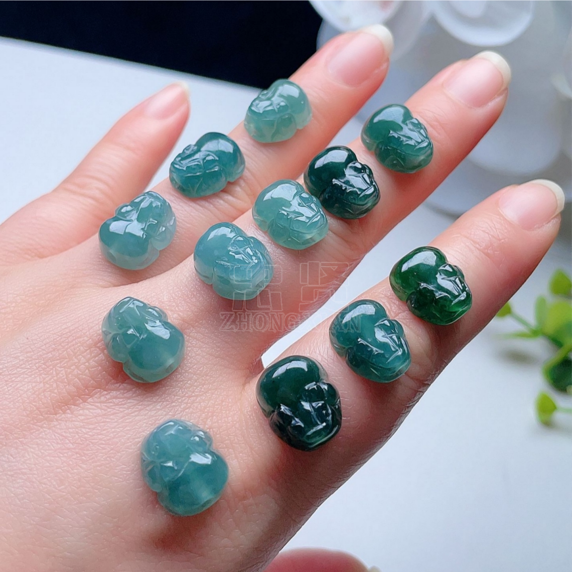 A货危地马拉翡翠迷你貔貅挂件晴水蓝绿天然直通孔皮丘DIY手链玉坠