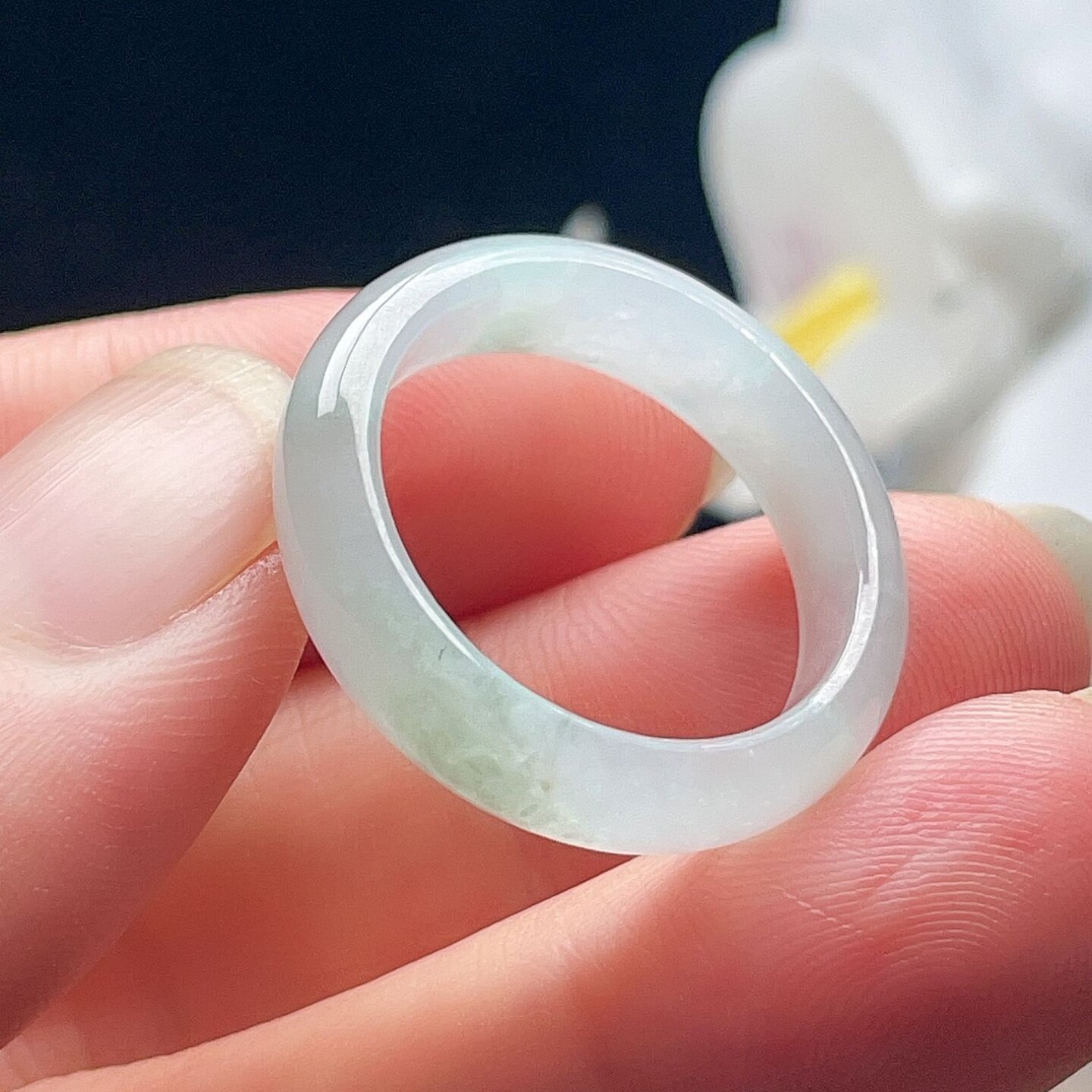 天然翡翠戒指乳白飘花双彩玉指环