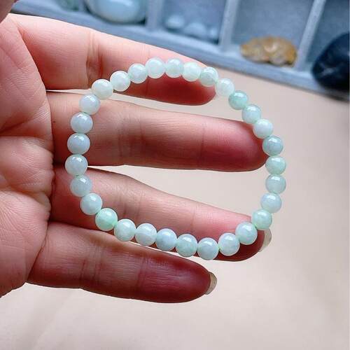 天然翡翠小圆珠手链乳白淡绿秀气