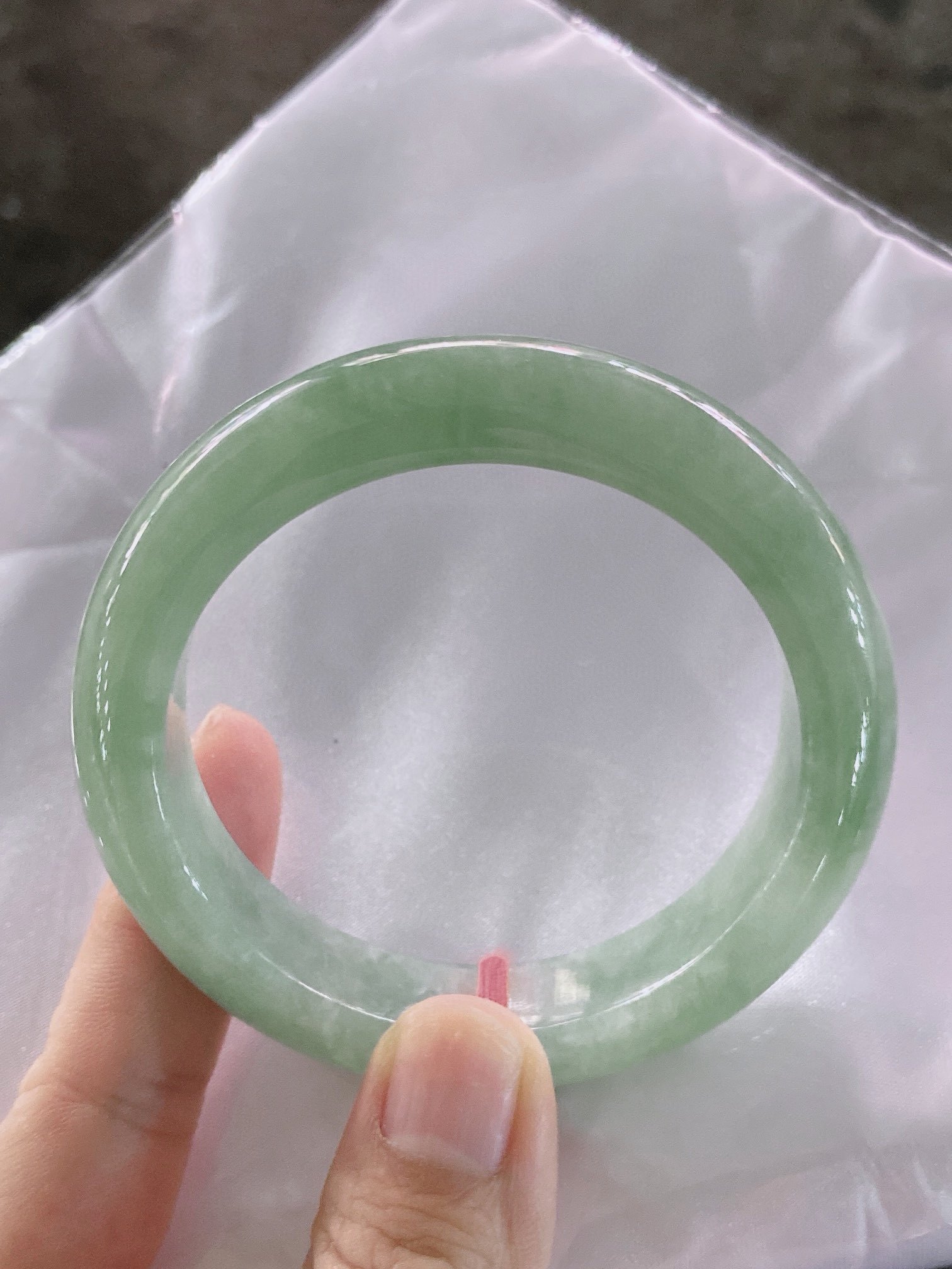 A货手镯淡绿正圈53.8缅甸天然翡翠满绿玉镯浅油绿镯子清新