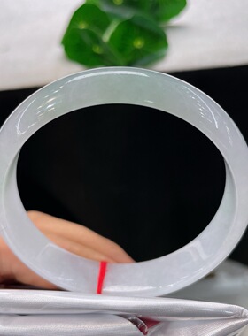 天然A货翡翠手镯冰晴水绿58.9mm缅甸老坑玉镯清爽淡雅乳白镯子