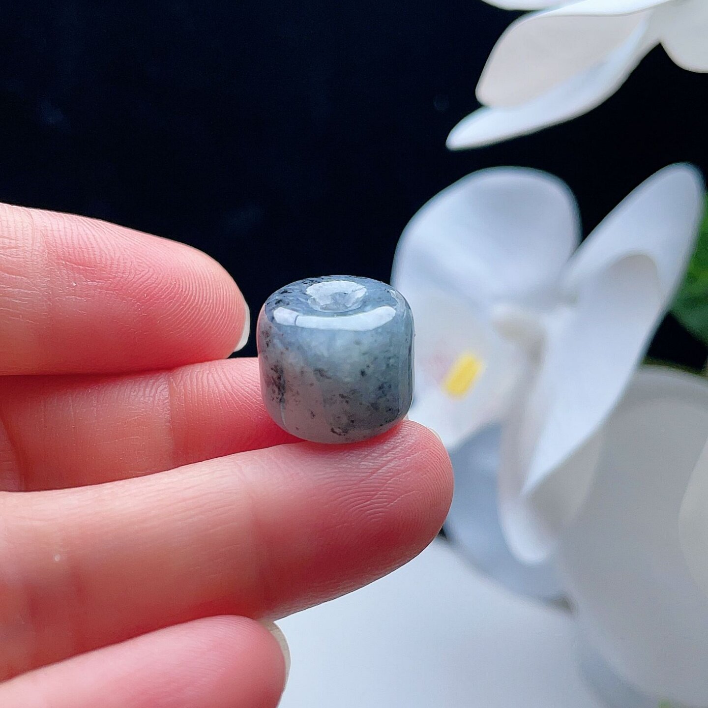 天然翡翠路路通吊坠乳白乌鸡飘花