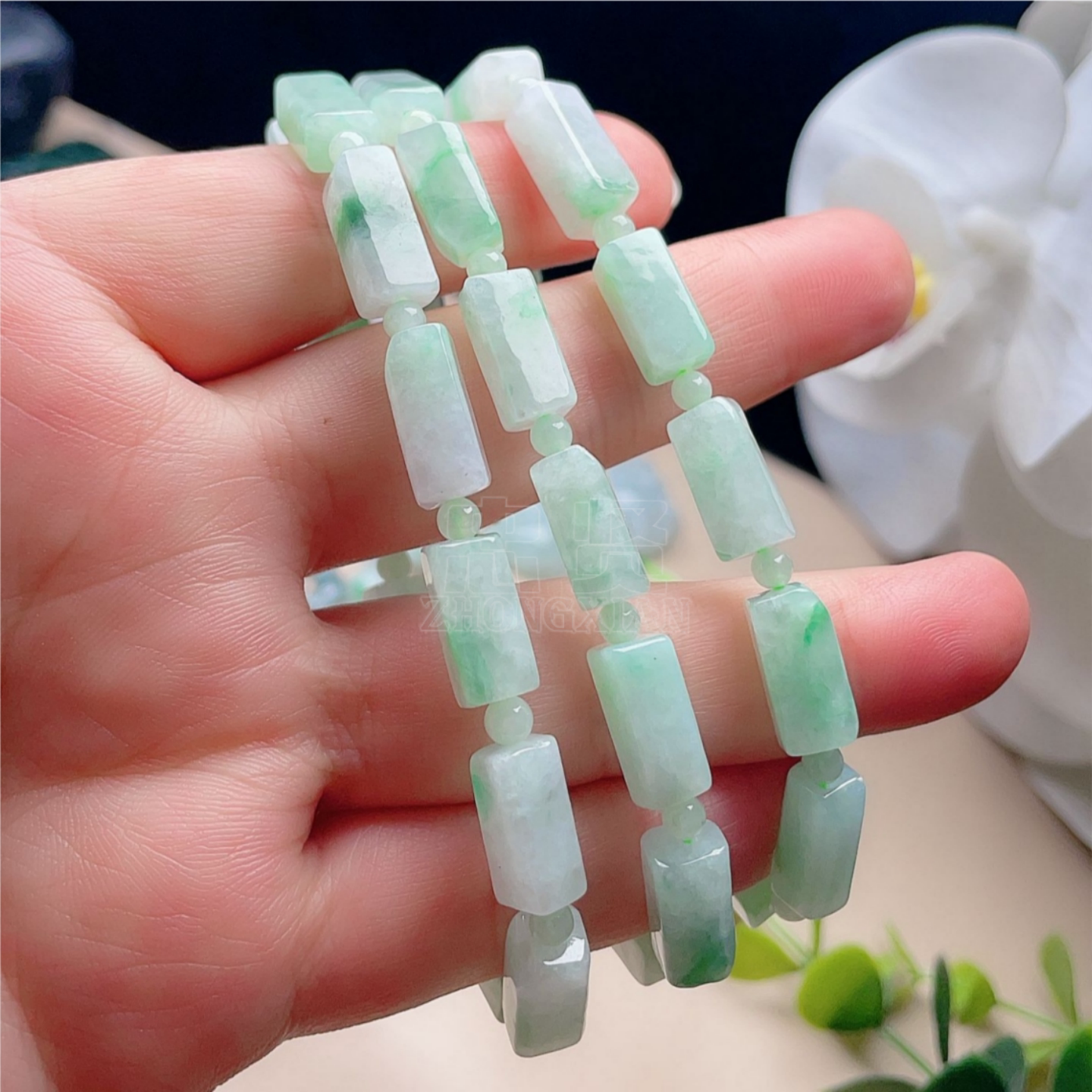 天然翡翠无事牌手链乳白淡绿阳绿