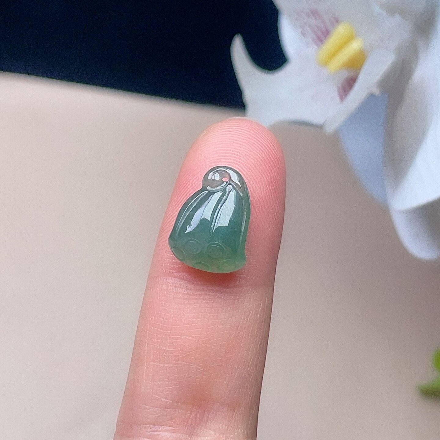 天然翡翠迷你莲台吊坠油绿满绿