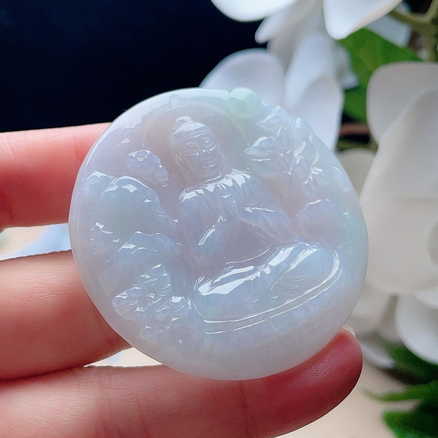 天然翡翠大日如来吊坠乳白淡绿