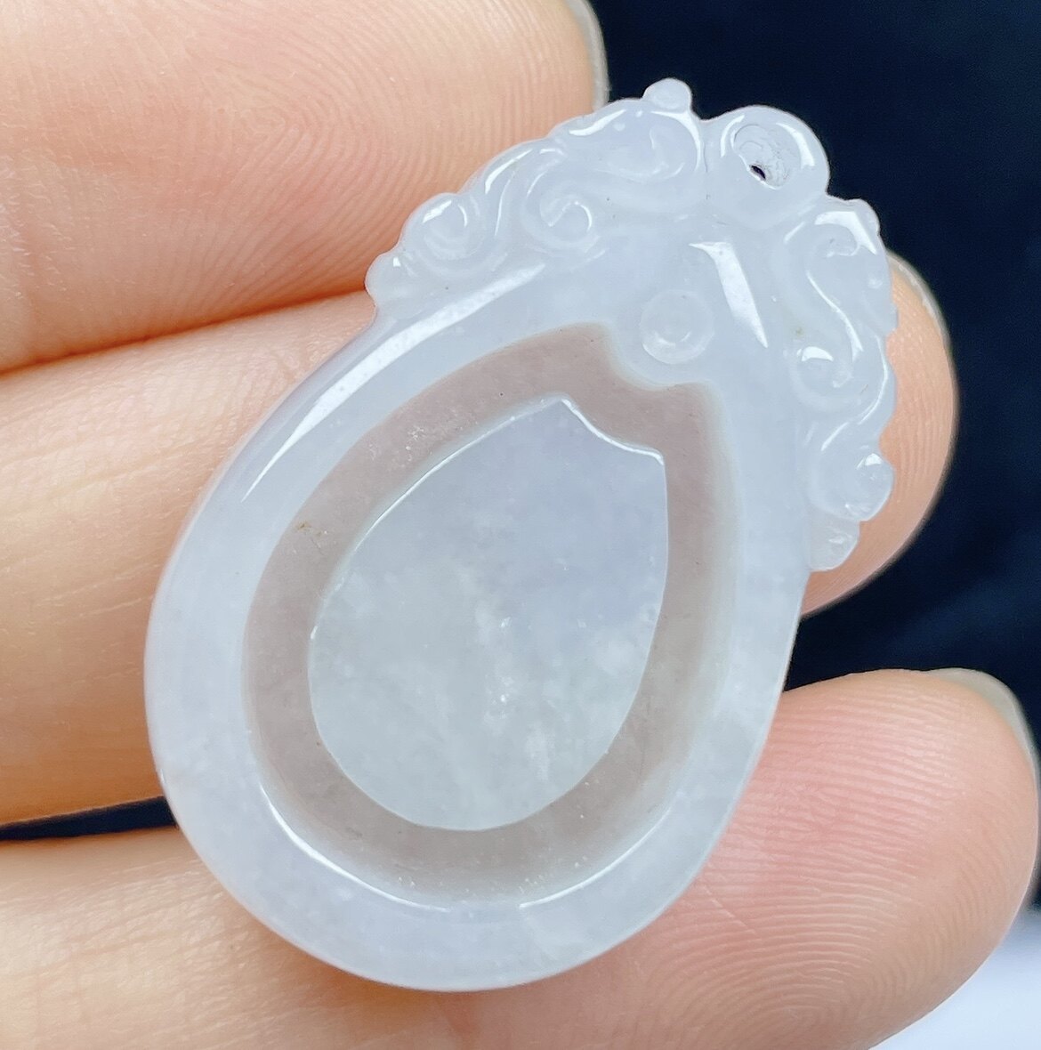 缅甸老坑糯种灰白翡翠如意玉佩
