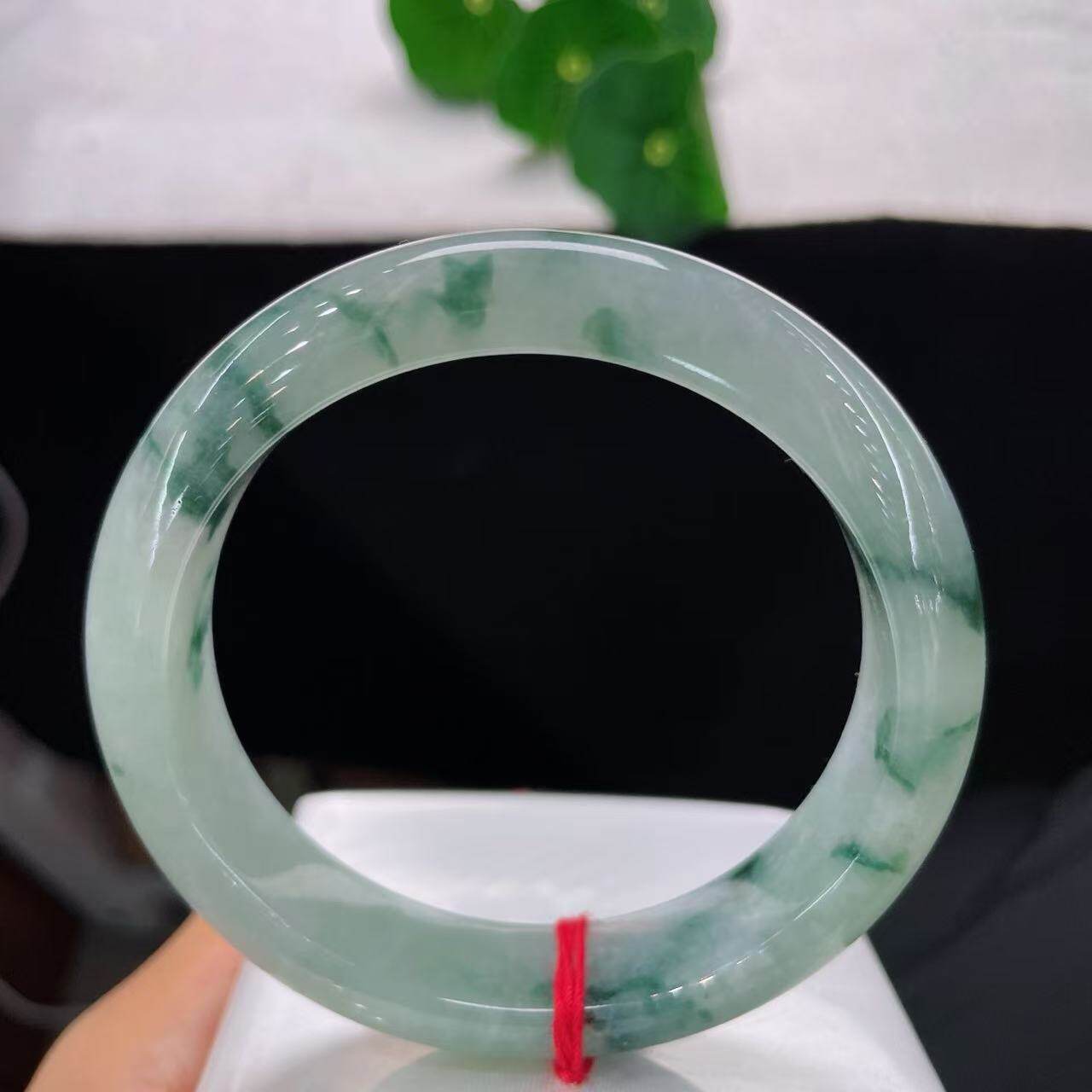 天然A货翡翠飘花手镯冰糯种57.9mm缅甸老坑玉镯飘蓝幸运镯清新