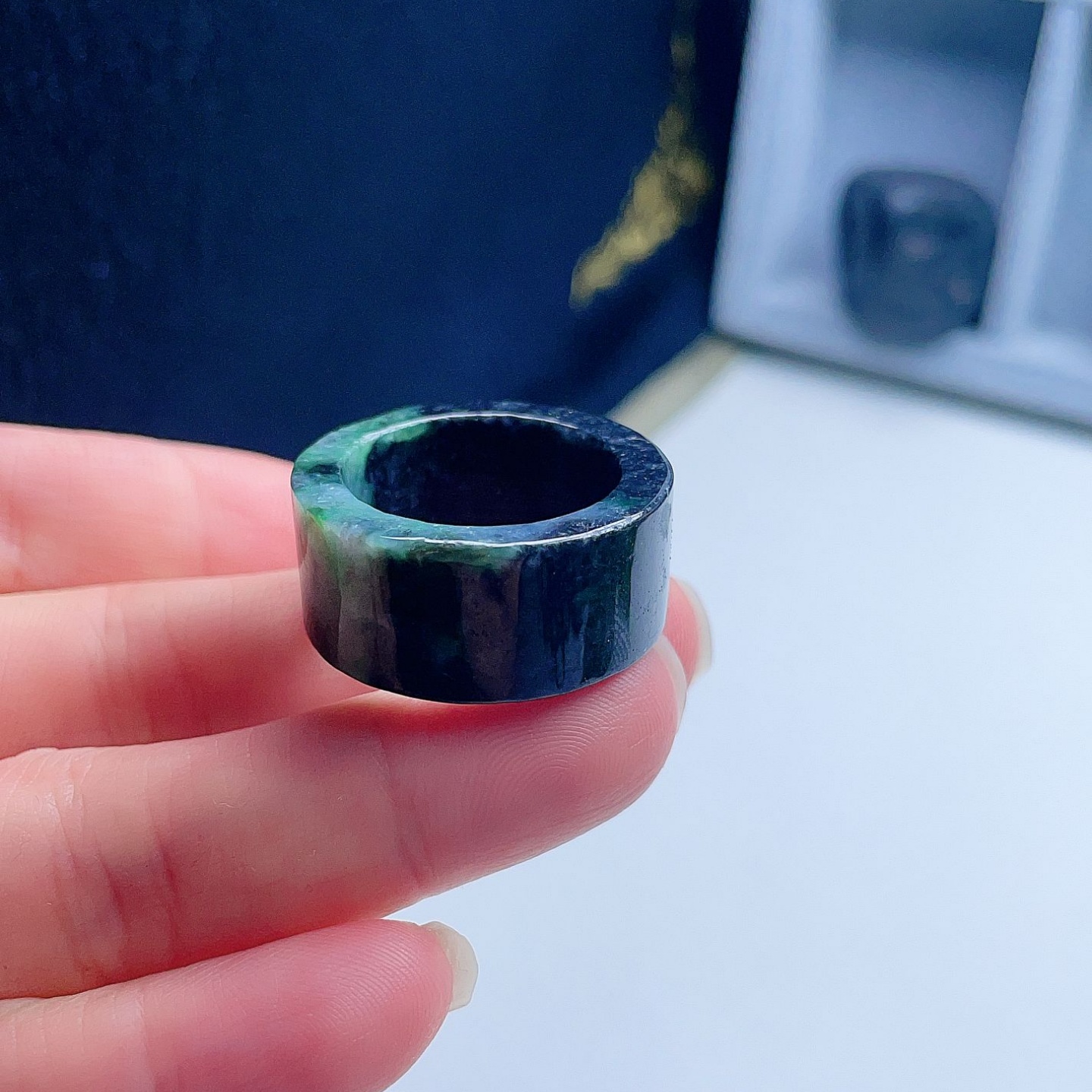 天然翡翠方扳指乌鸡飘阳绿意境