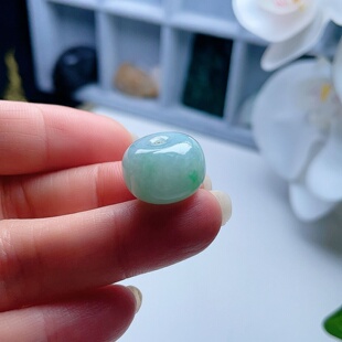 天然A货翡翠路路通吊坠淡阳绿飘花缅甸老坑桶珠挂坠吉祥如意清新