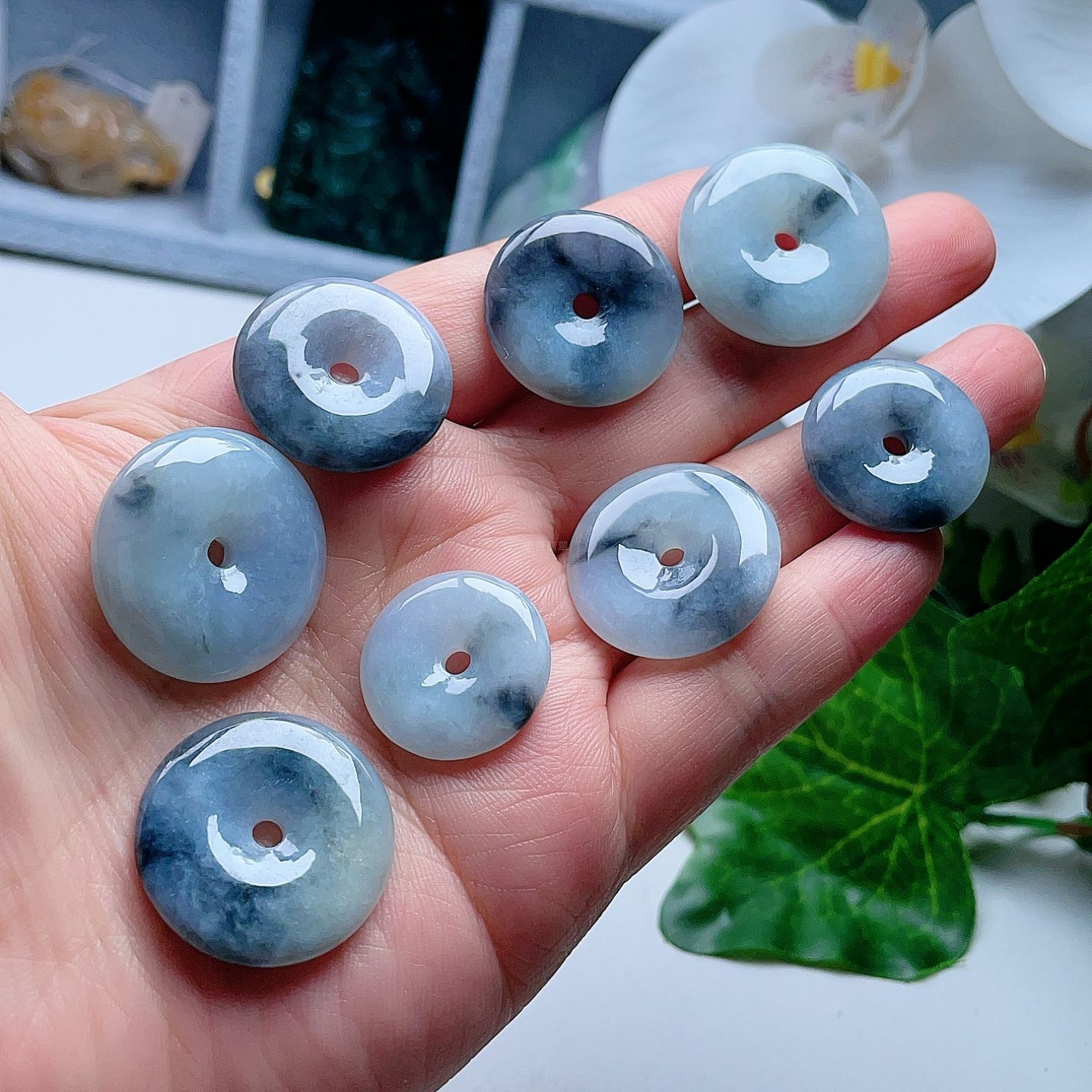 天然翡翠平安扣乳白绿底飘乌鸡