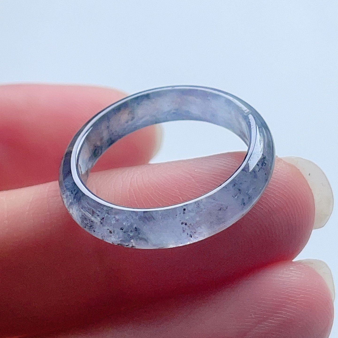 天然翡翠戒指乳白乌鸡飘花意境