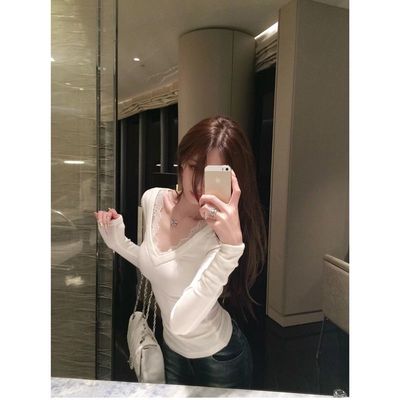 秋冬修身V领甜辣妹蕾丝打底衫加厚磨毛设计感修身显瘦内搭上衣女
