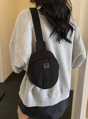 2026新款潮简约百搭斜挎包小圆包单肩包个性包时尚洋气简约休闲包