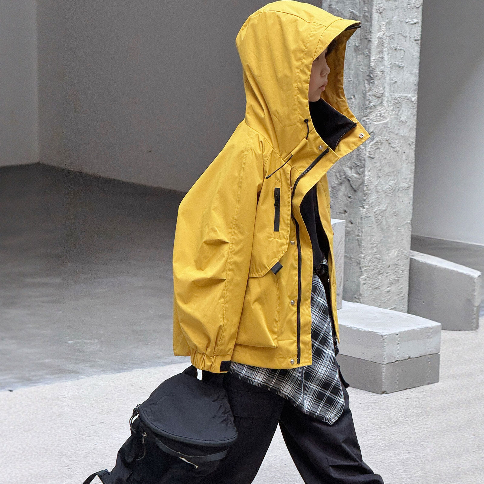 儿童冲锋衣外套户外2026韩国春秋新款男女童工装防风工装童装外套