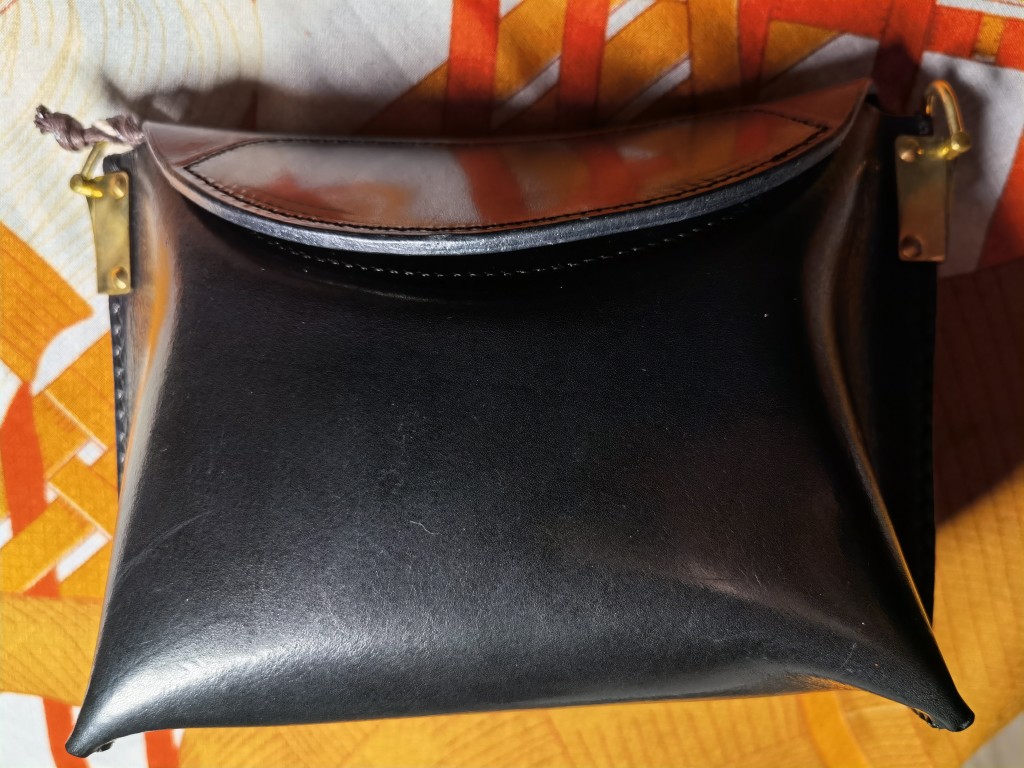 制道手工皮包全植鞣头层真牛硬皮手工包春卷包手拿包斜挎包女士包