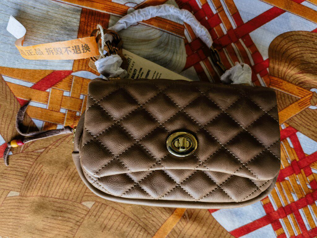 制道意大利进口原厂软皮真皮小香风菱格链条手提单肩斜挎包22*11