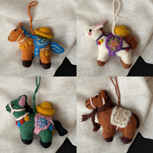 2026马年羊毛毡挂件小马玩偶包包挂饰马上有钱彩虹马钥匙扣礼物