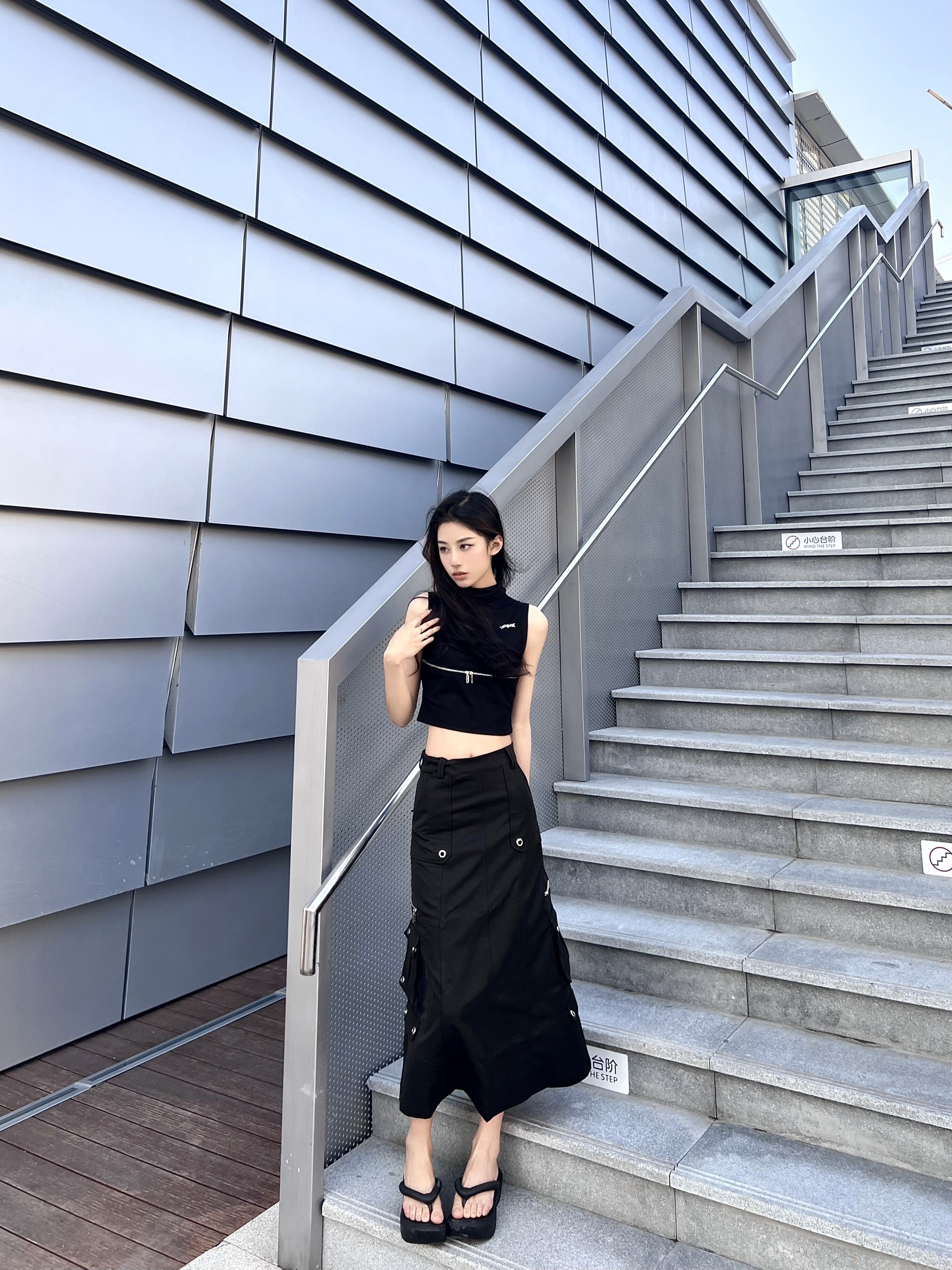 现货4AMOR PROJECT工装裙开叉设计感黑色口袋时髦辣妹A型半身裙