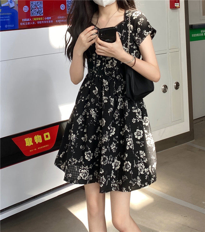 韩版法式复古碎花温柔甜美夏季短款显瘦新款蓬蓬裙连衣裙短裙女潮