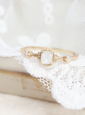 《晨光雾漫》日系小众天然白水晶欧泊复古方形小众设计轻奢戒指环