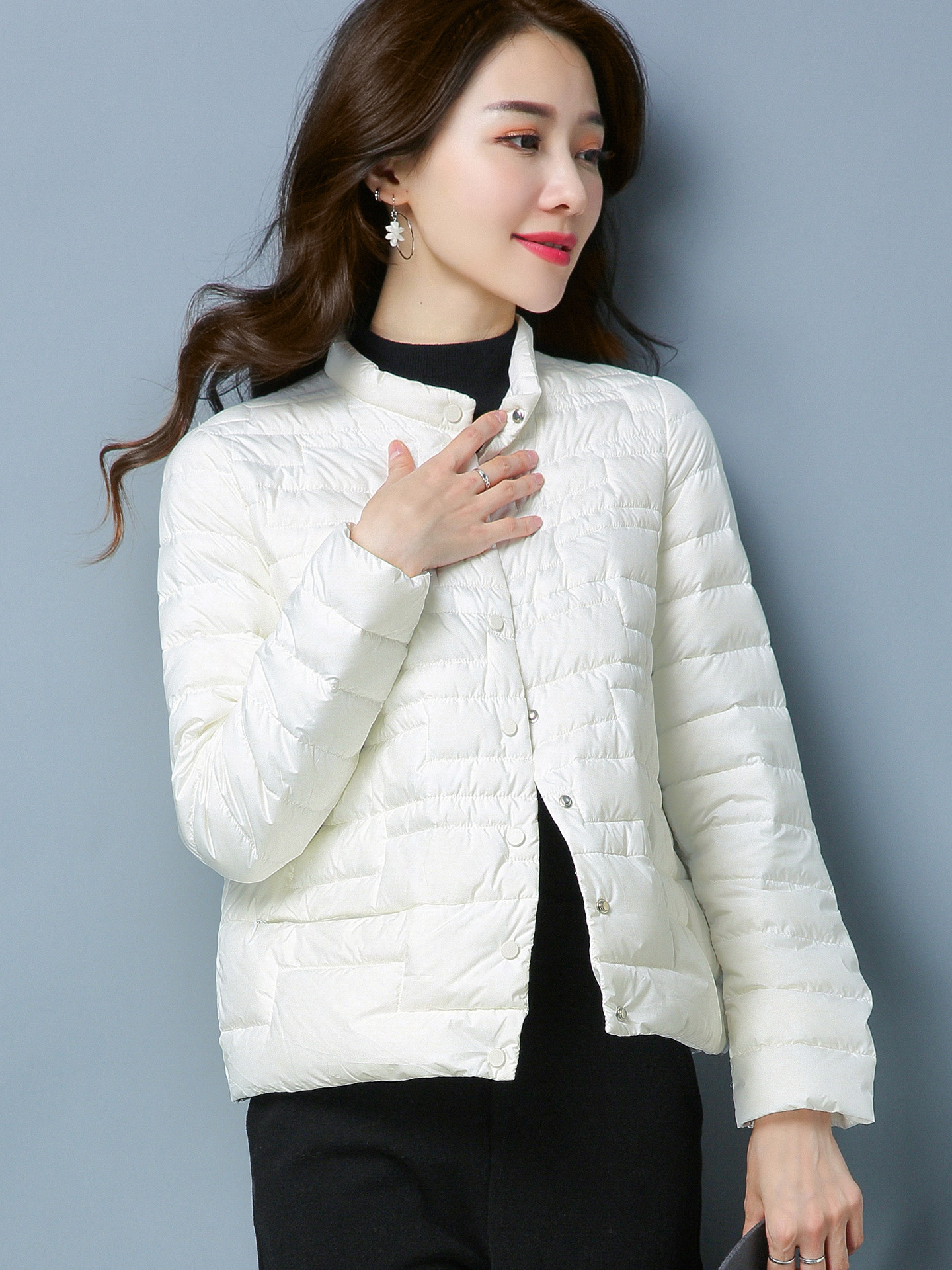 轻薄白色羽绒服女2025秋冬新款百搭小外套短款短款白鸭绒宽松外搭