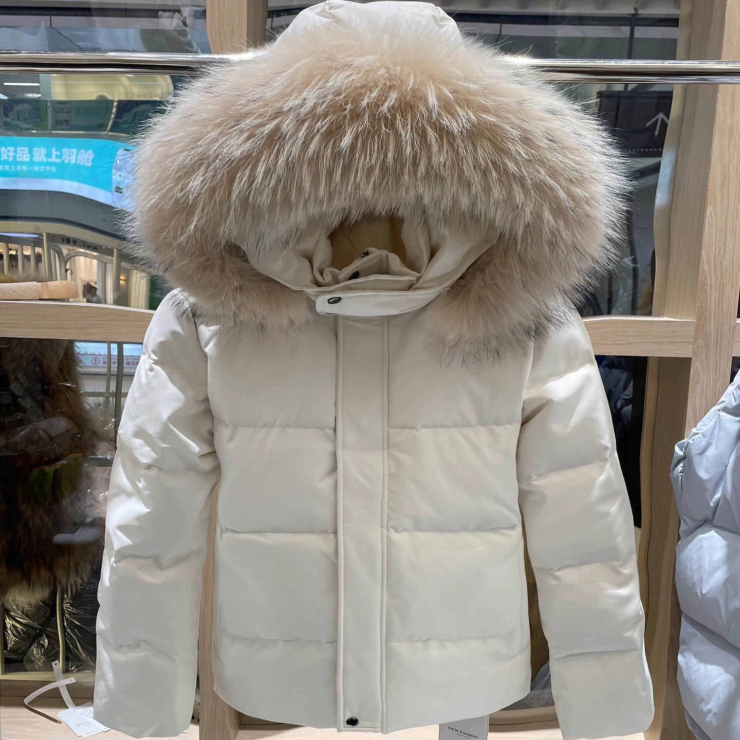 日本OFFCAT白鸭绒收腰版羽绒服女冬季短款白色加厚修身可拆卸毛领