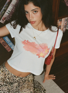 ITSNIKAR 白色正肩印花短袖T恤女夏圆领设计经典内搭慵懒风短上衣