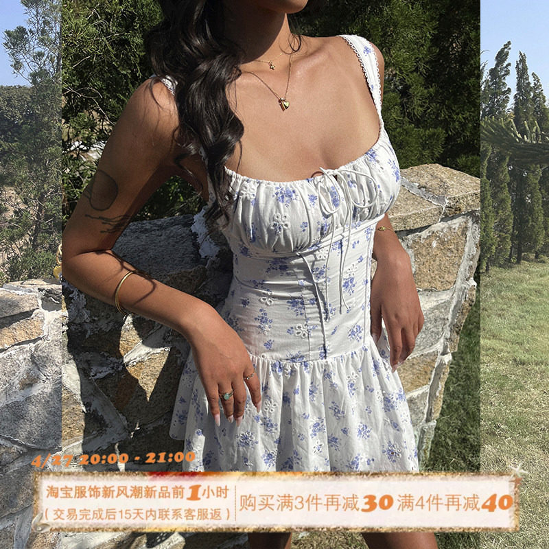 ITSNIKAR法式蓝色碎花吊带连衣裙女肌理感方领茶歇裙短款小白裙子