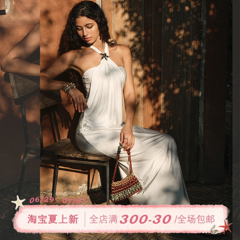 ITSNIKAR 复古冰丝挂脖连衣裙女夏立体修身包臀裙经典度假长裙子