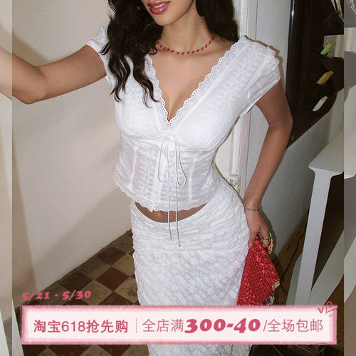 ITSNIKAR 白色度假风蕾丝绣花短袖T恤女夏气质性感V领设计短上衣