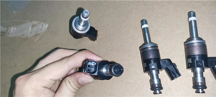 缤智XRV锋范飞度1.5冠道喷油嘴