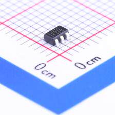 LM2776DBVR DC-DC电源芯片 电荷泵 Vin=2.7V~5.5V Vout=-5.5V~-2.